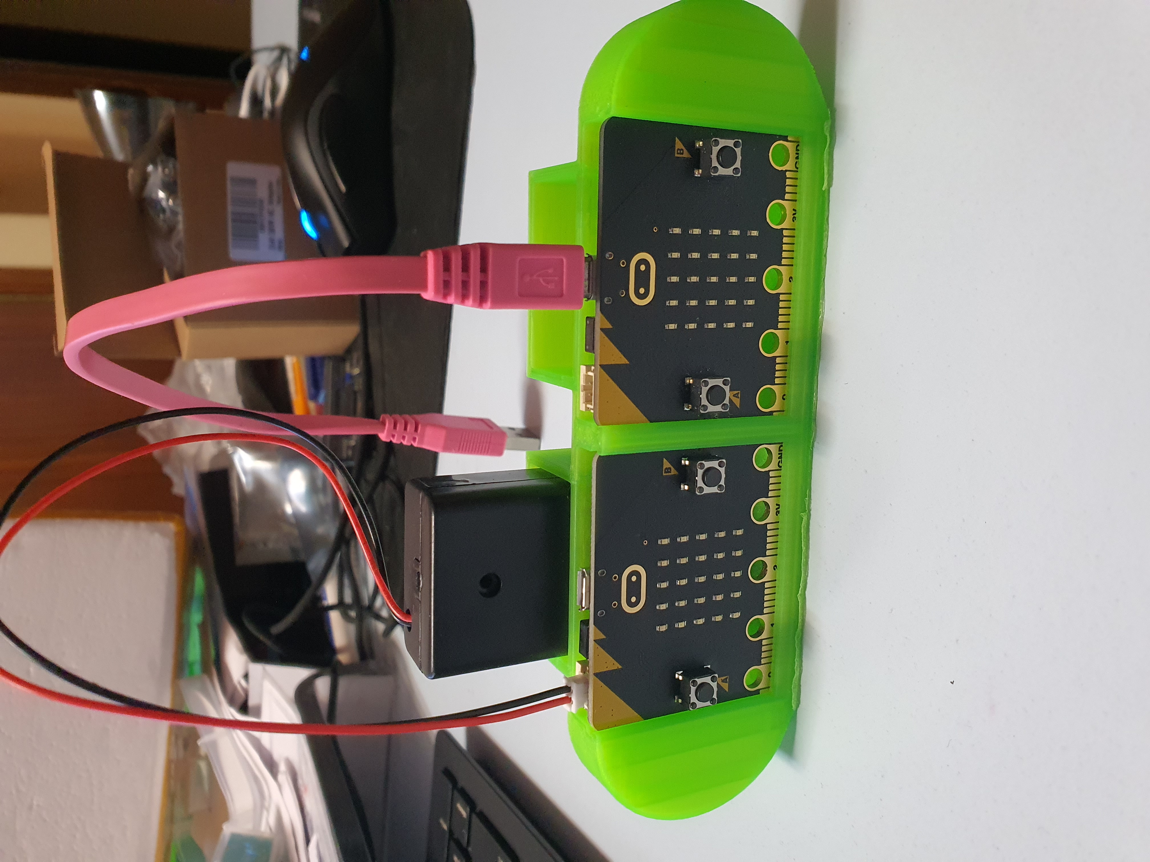 Suporte para dois micro:bits